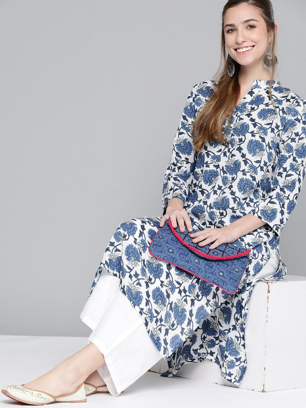 HERE&NOW Women White & Navy Blue Ethnic Motifs Printed Kurta