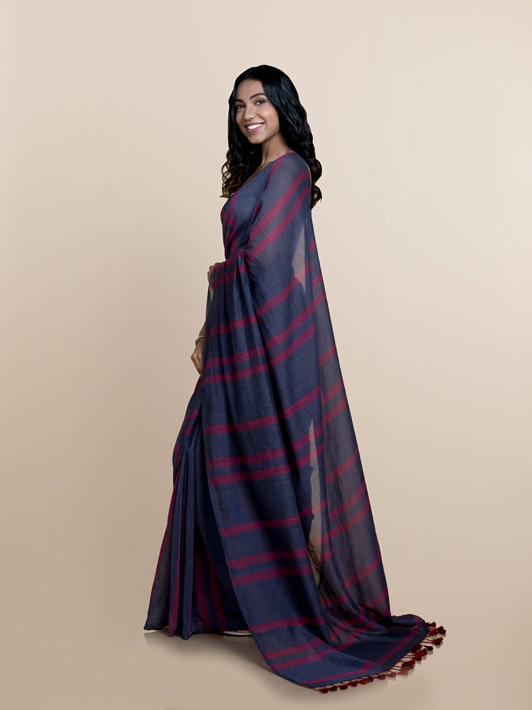 Suta Women Navy Blue Pure Cotton Handloom Saree