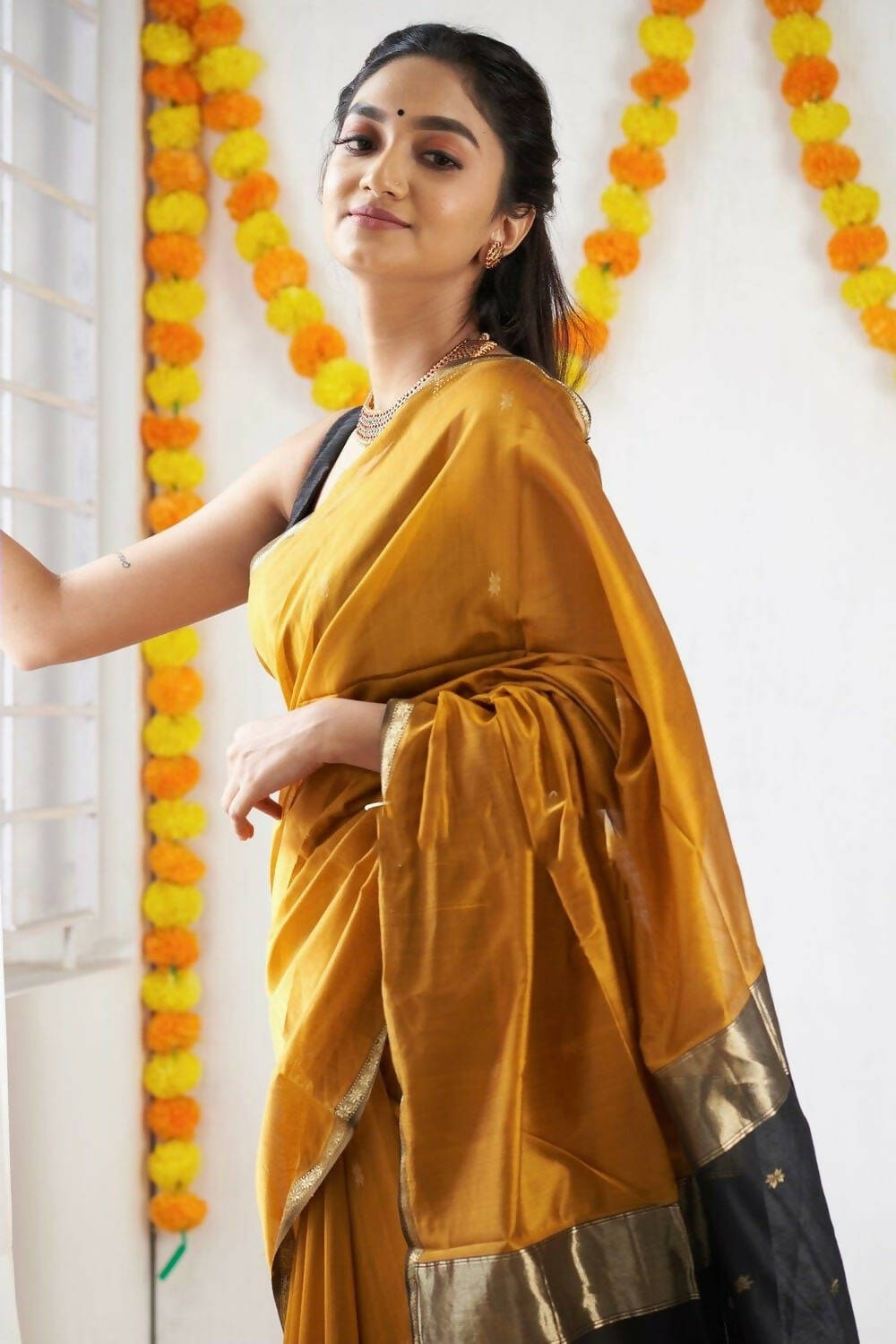 DEIANA'S Beautiful Designer Golden zari Soft Cotton Saree - Yellow