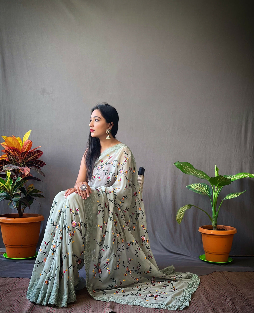 Vamsee Pearl 1 Pista Georgette Saree