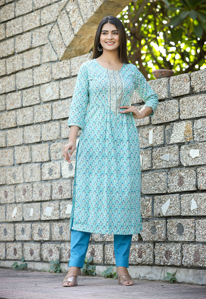 Kaajh Women's Sky Blue Floral Printed Cotton Kurta Pant Set