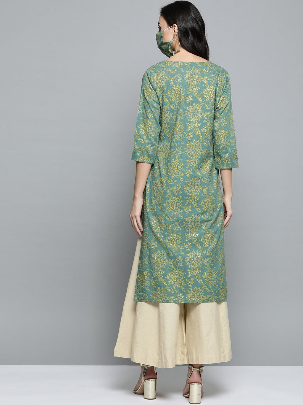 HERE&NOW Women Green & Golden Printed Straight Kurta
