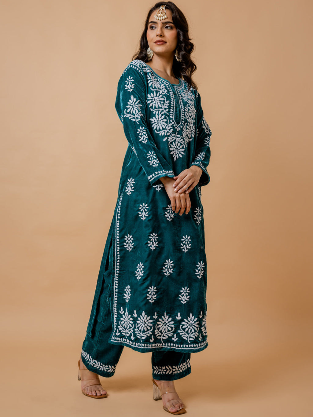 HOUSE OF KARI Ethnic Motifs Embroidered Chikankari Velvet Kurta With Trousers