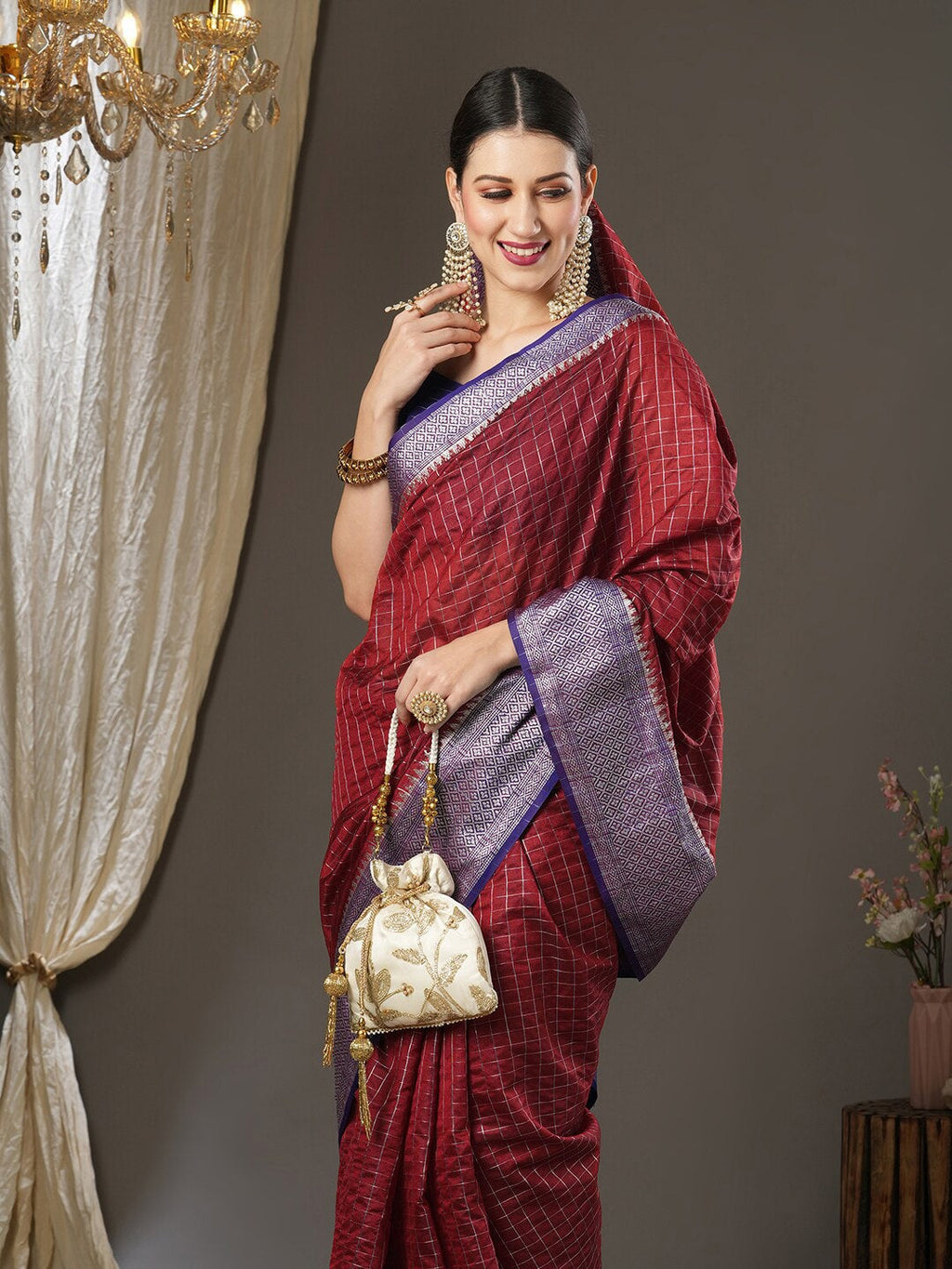Saree Mall Checked Zari Festive Sarees