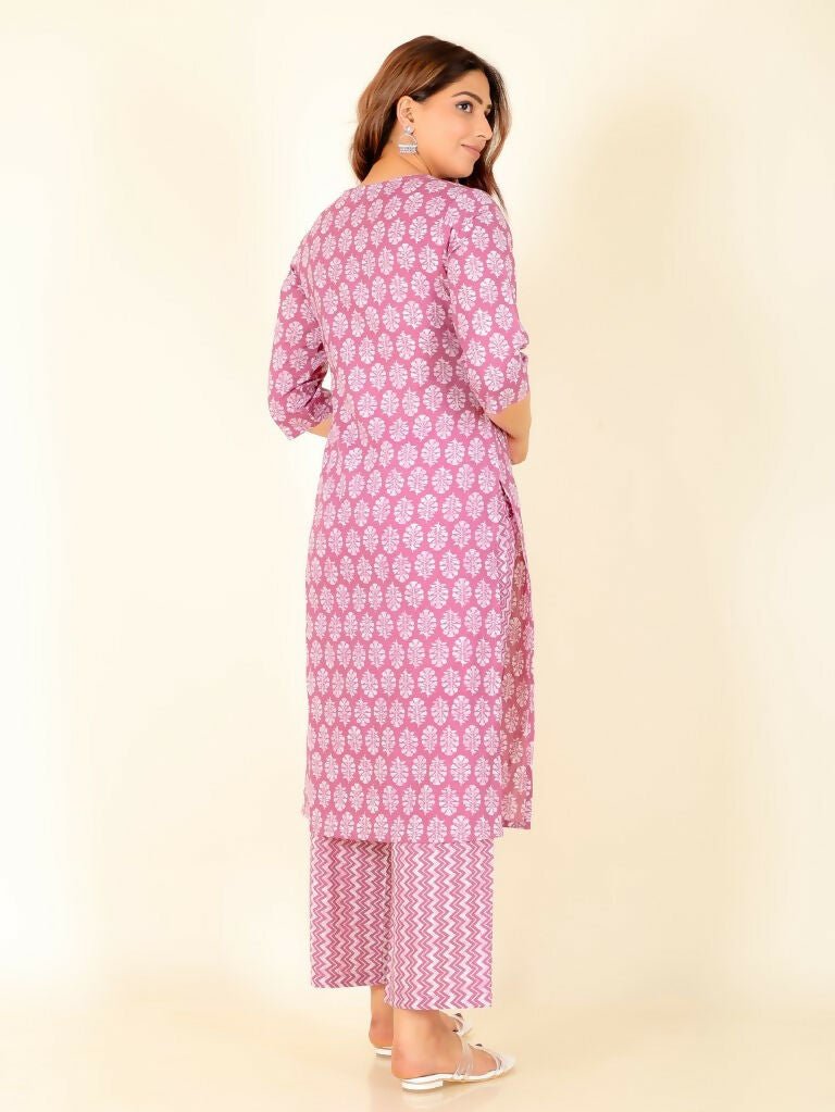 Aramya Pink Soft Cotton Floral Print Panelled Kurta Set for Women