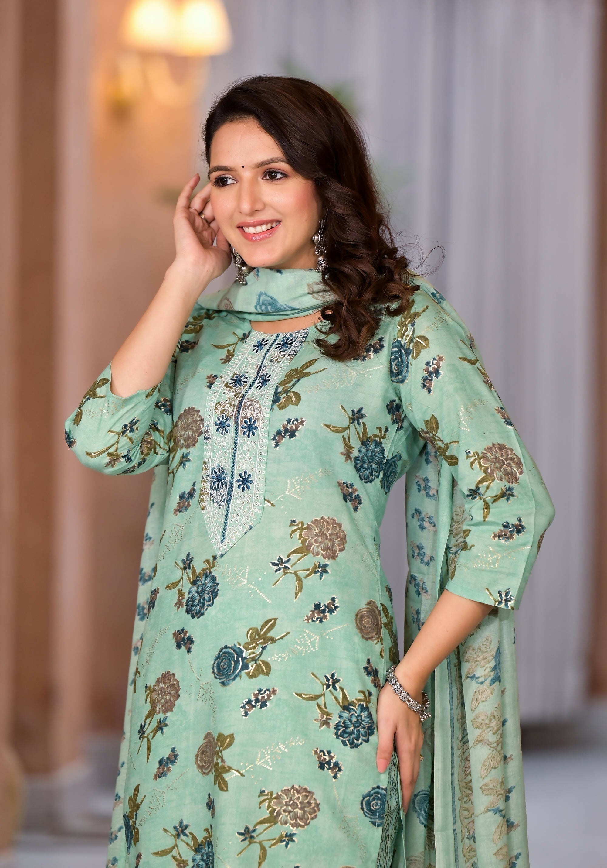 Juniper Women's Green Floral Printed Cotton Kurta Set With Thread Work