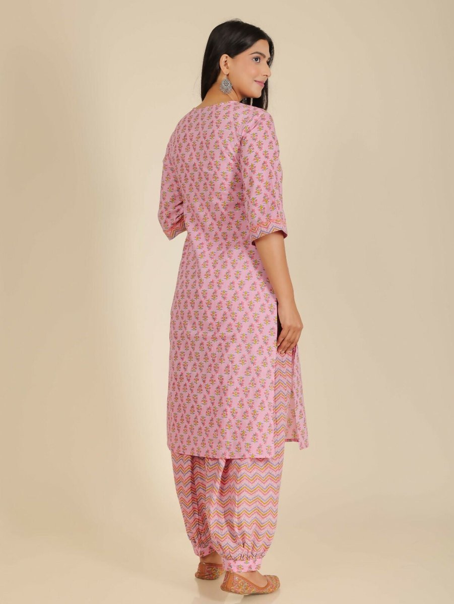 Aramya Pink Soft Cotton Floral Straight Kurta for Women