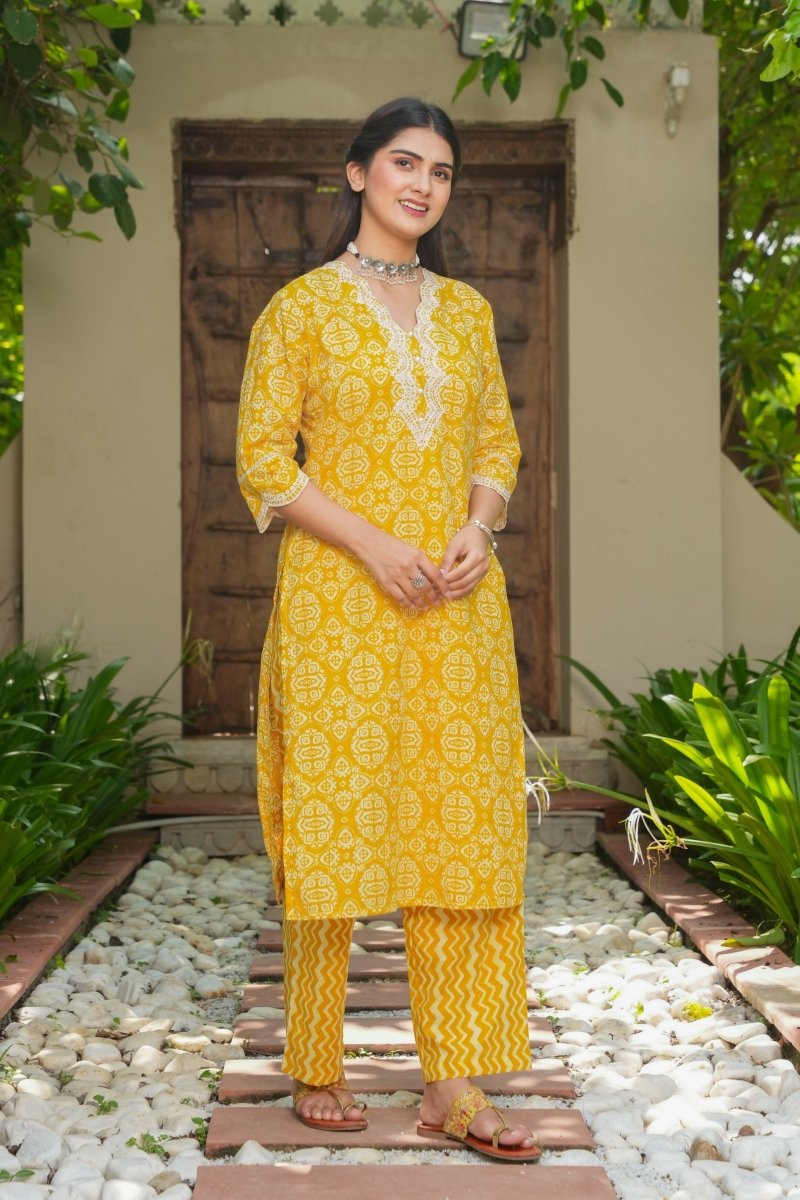 Aramya Straight Soft Cotton Geometric Print Women's Kurta - Yellow