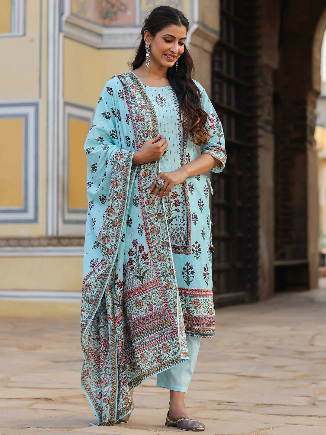 Juniper Women's Skyblue Cambric Floral Placement Printed Straight Fit Kurta Sets