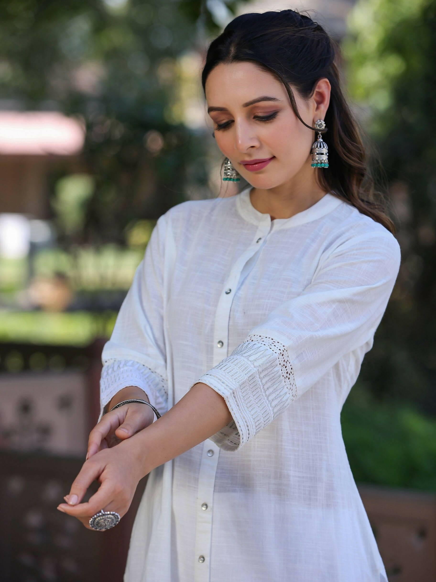 Juniper Women's White Cotton Slub Embroidered Straight Kurta