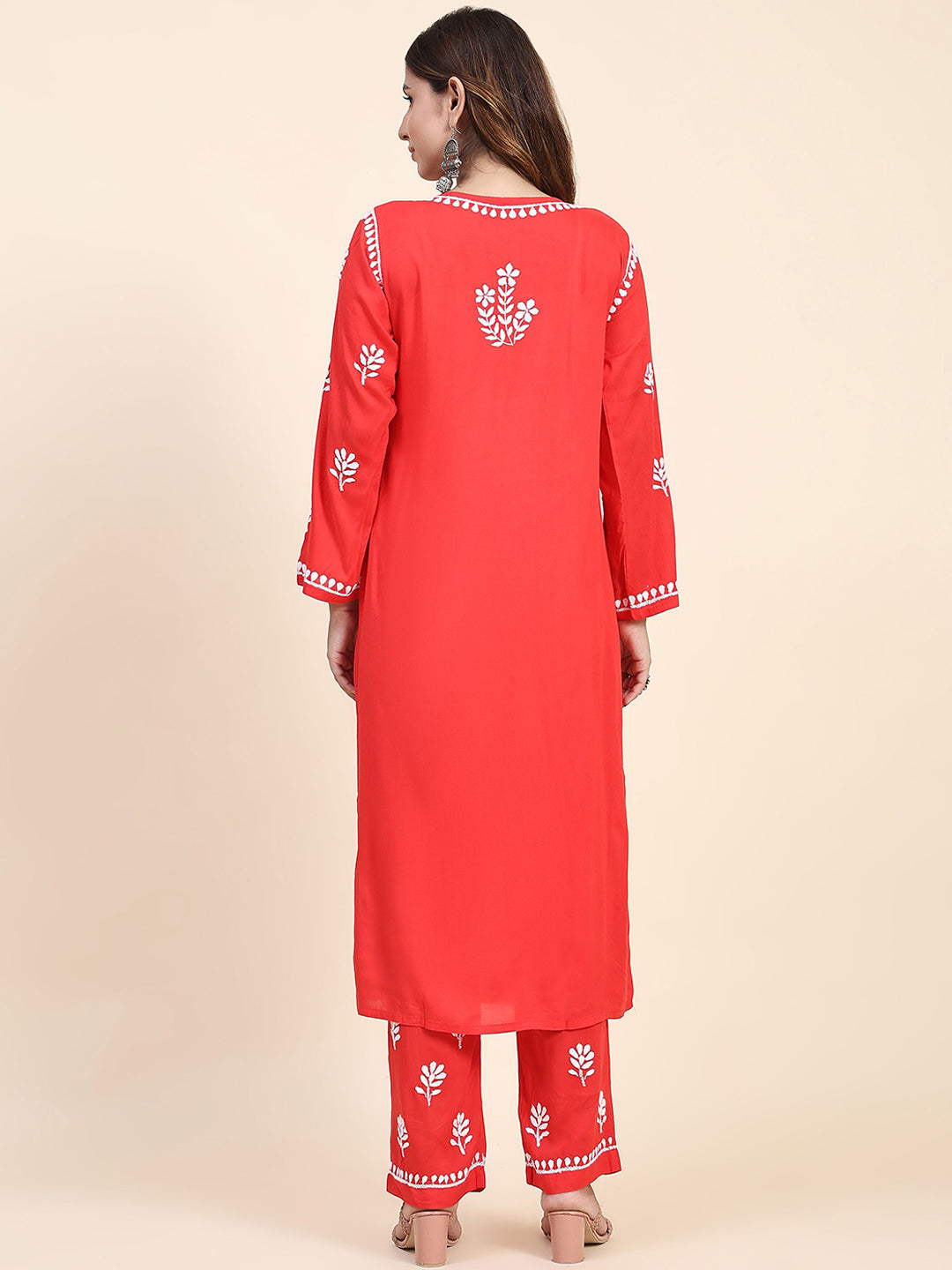 HOUSE OF KARI Floral Embroidered Chikankari Pure Cotton Straight Kurta With Trousers