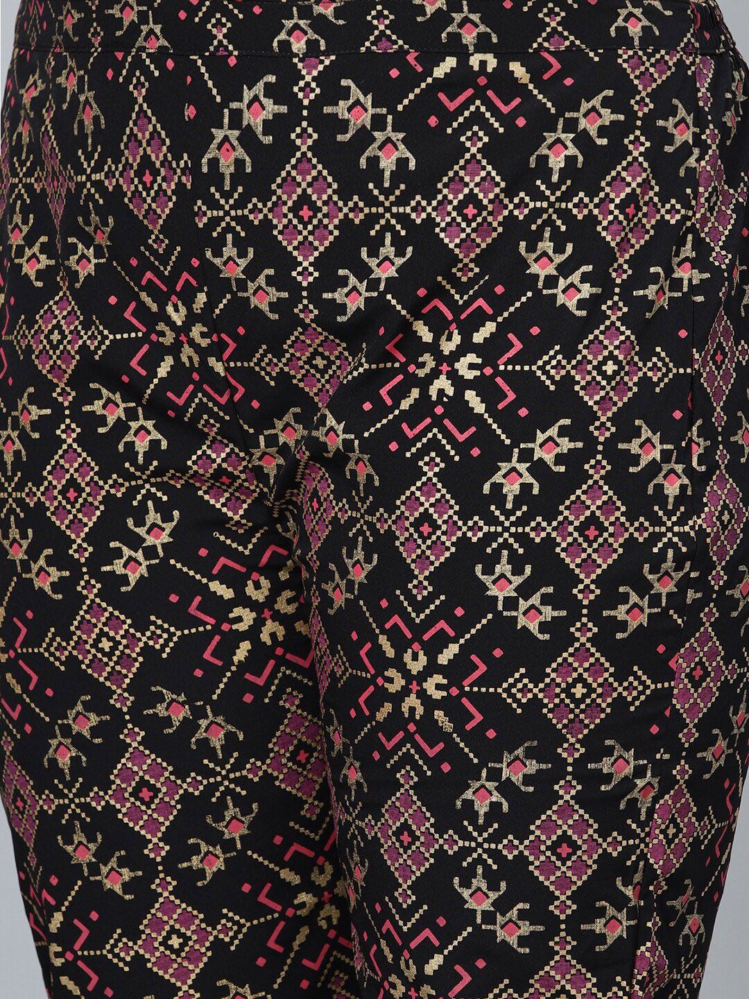 Sztori Plus Size Black Floral Printed Mandarin Collar Straight Kurta with Trousers