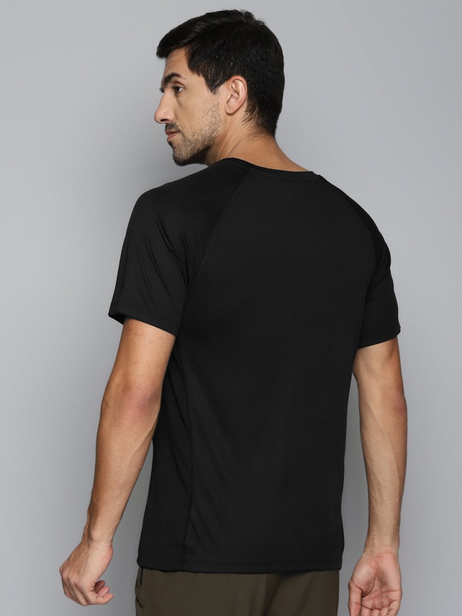 Alcis Men Black Slim Fit Running T-shirt
