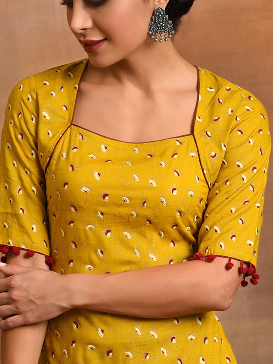 Aks Ethnic Motifs Printed Square Neck Kurta with Skirt