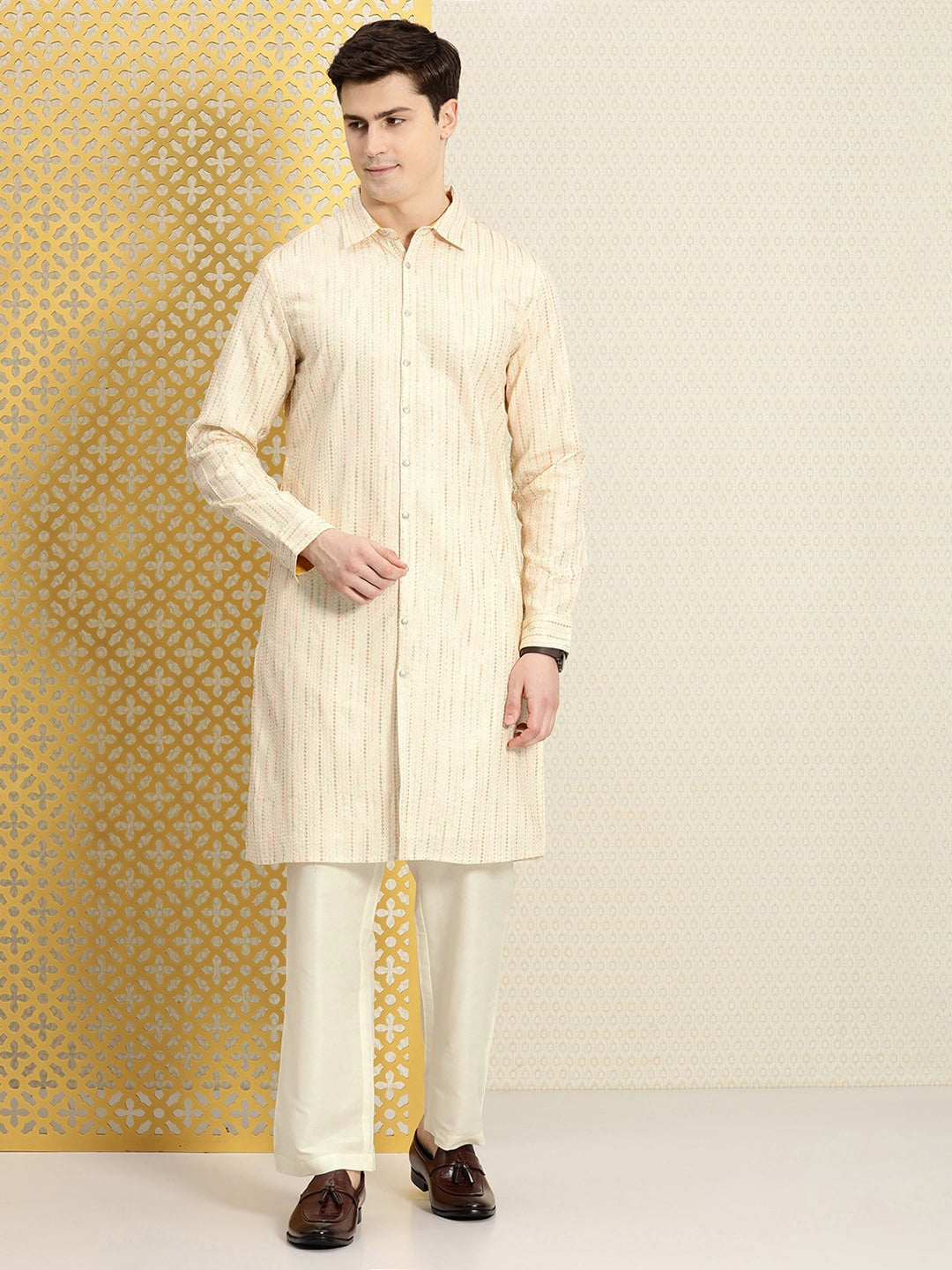 House of Pataudi Men Jashn Embroidered Sequinned Pure Cotton Kurta with Trousers