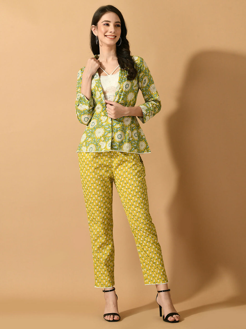 Myshka Women's Multi Printed Coat With Trousers
