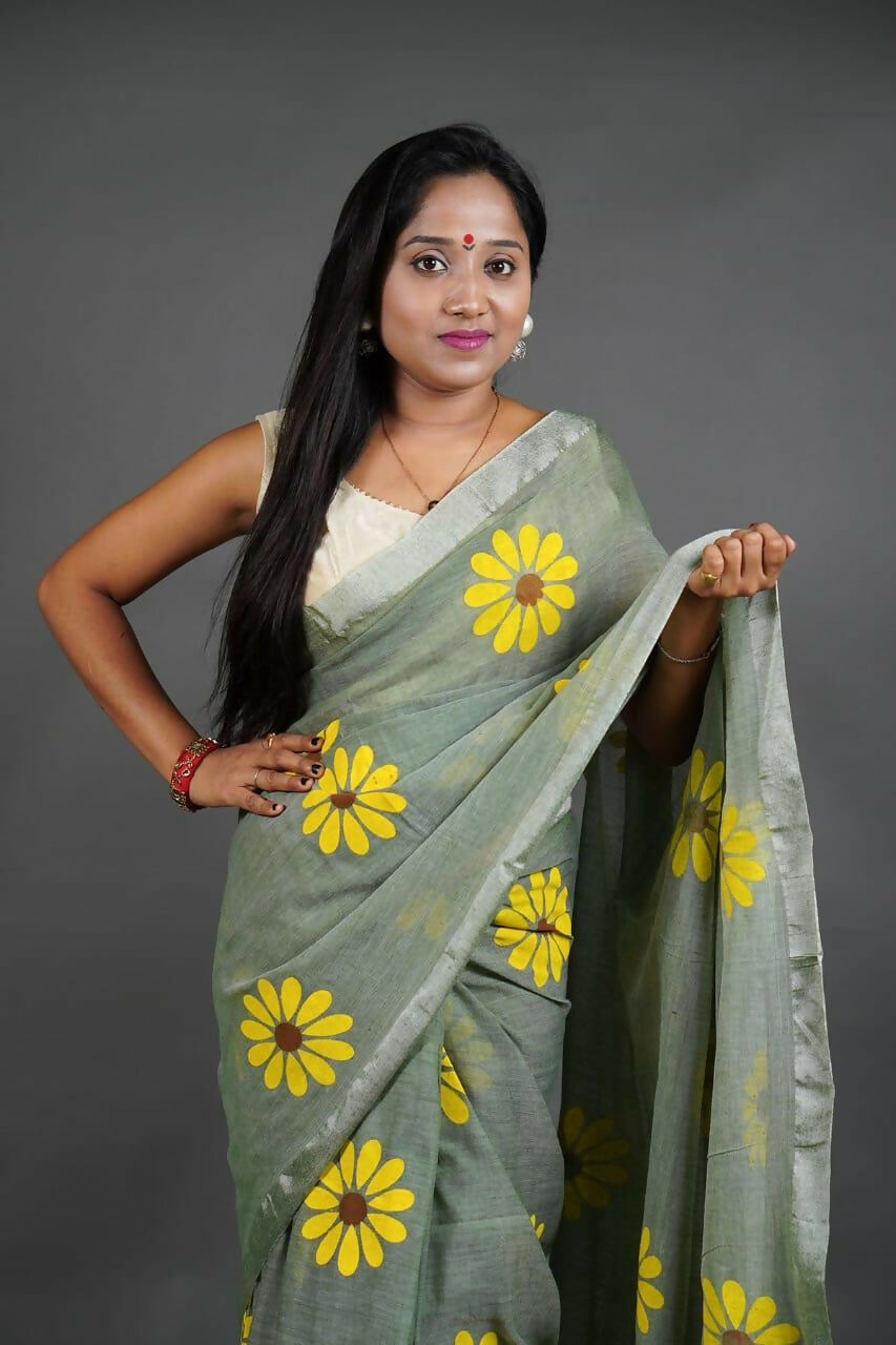 Exclusive Collection Light Pista Pure Cotton Saree With Sunflower Design