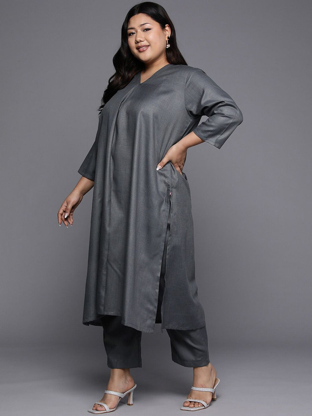 Sztori Long Sleeves V-Neck Cotton Regular Kurta with Trousers