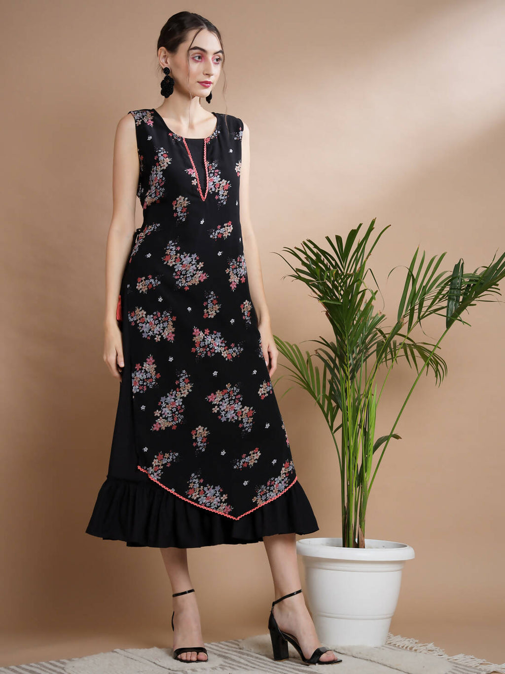 Myshka Women's Black Floral Printed Gown Dress