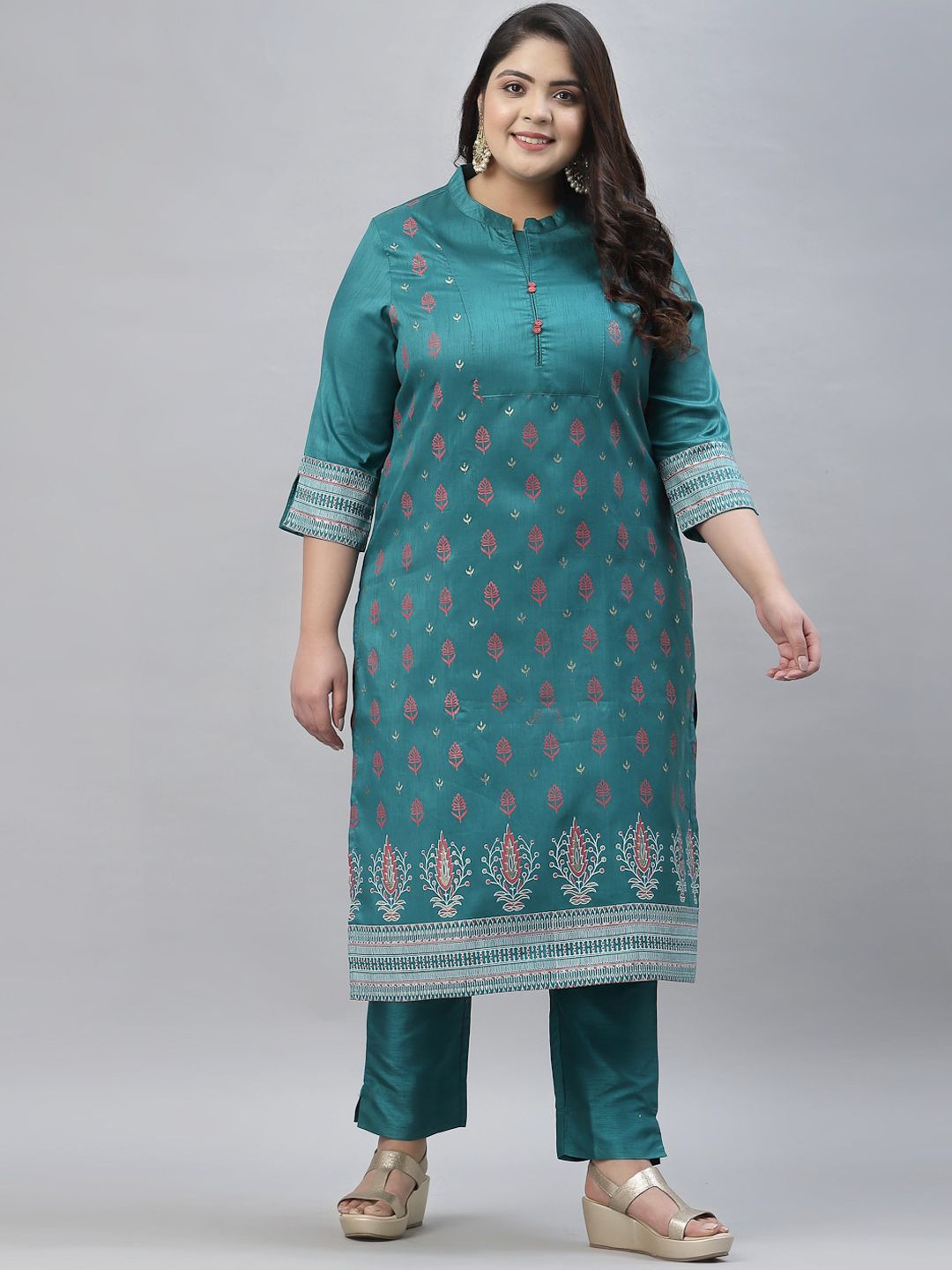 Sztori Plus Size Floral Foil Printed Mandarin Collar Straight Kurta with Trousers