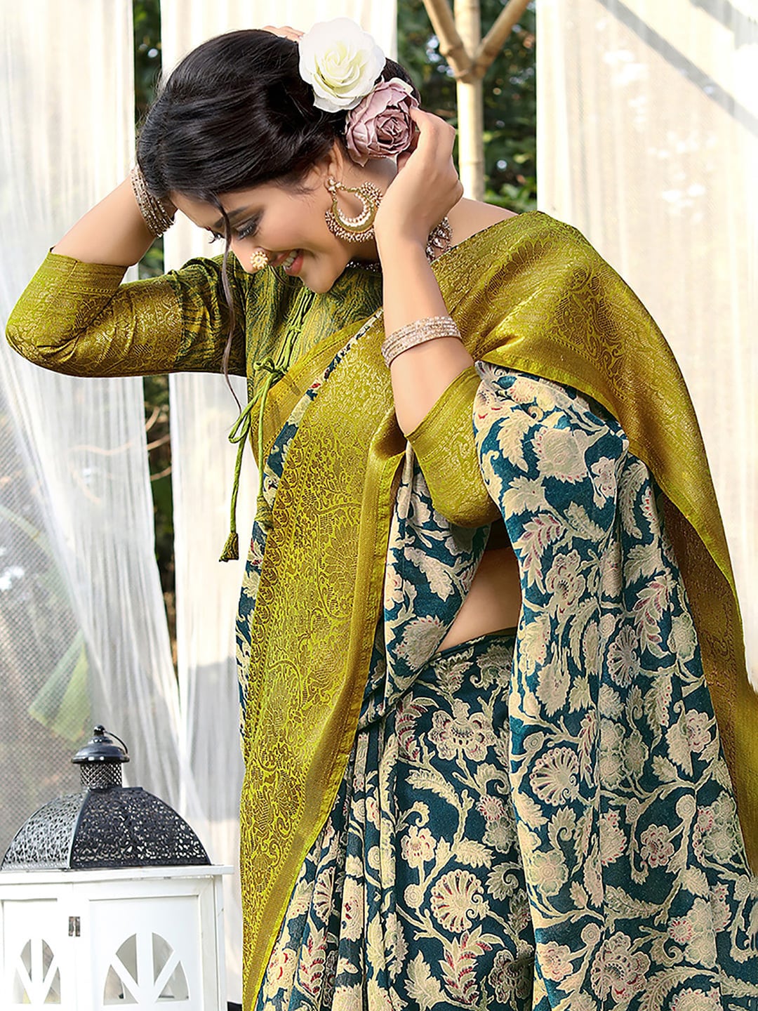 Saree Mall Floral Printed Zari Sungudi Traditional Sarees
