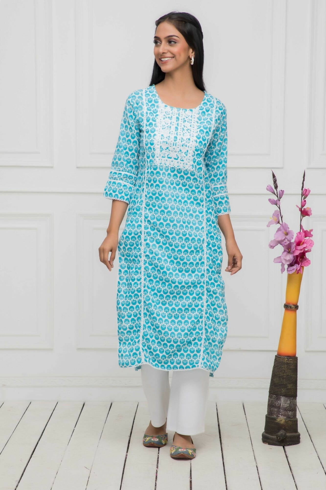 Myshka Blue Women Solid Cotton Straight Round Neck Kurtas