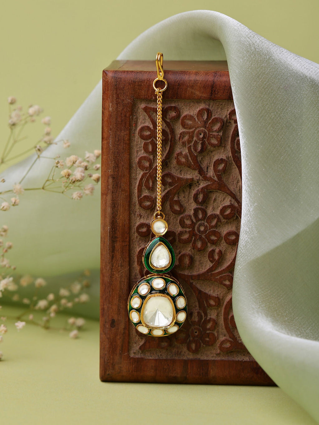 Ruby Raang Gold Polished White Kundan Maang Tikka