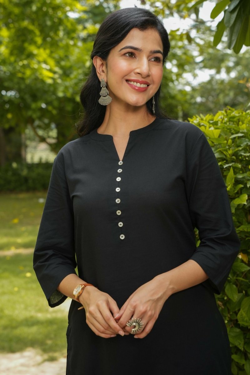 Aramya Straight Soft Cotton Solid Women's Kurta - Black