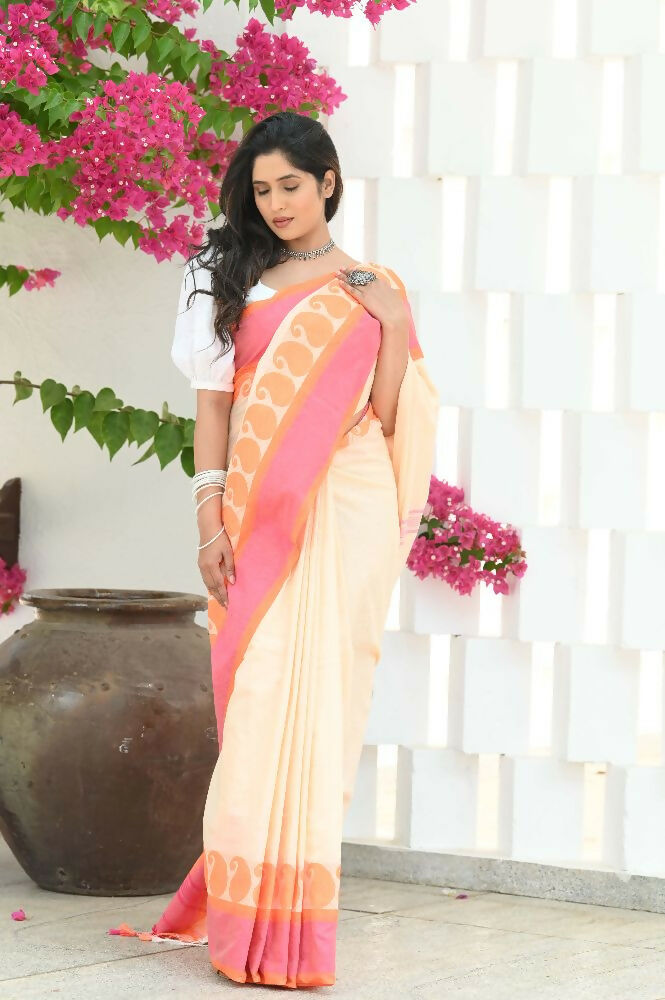 Beatitude Cream Cotton Paisley Border Tangail Handloom Saree