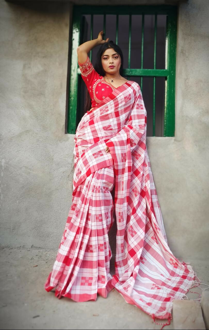 Exclusive Collection Beautiful Check Red Pure Cotton Woven Handloom Saree With Running Blouse Piece