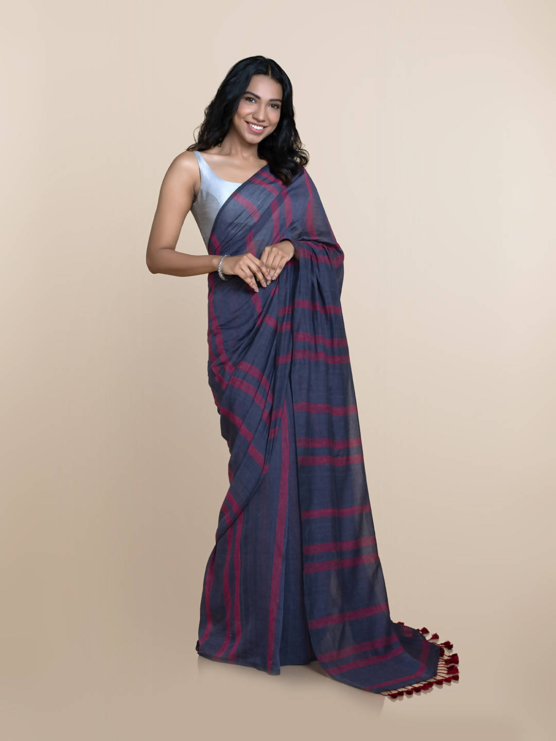 Suta Women Navy Blue Pure Cotton Handloom Saree