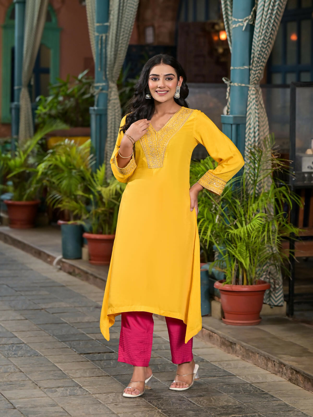 Juniper Women's Yellow Solid Viscose Kurta & Pant Set With Zari Work & Sequins