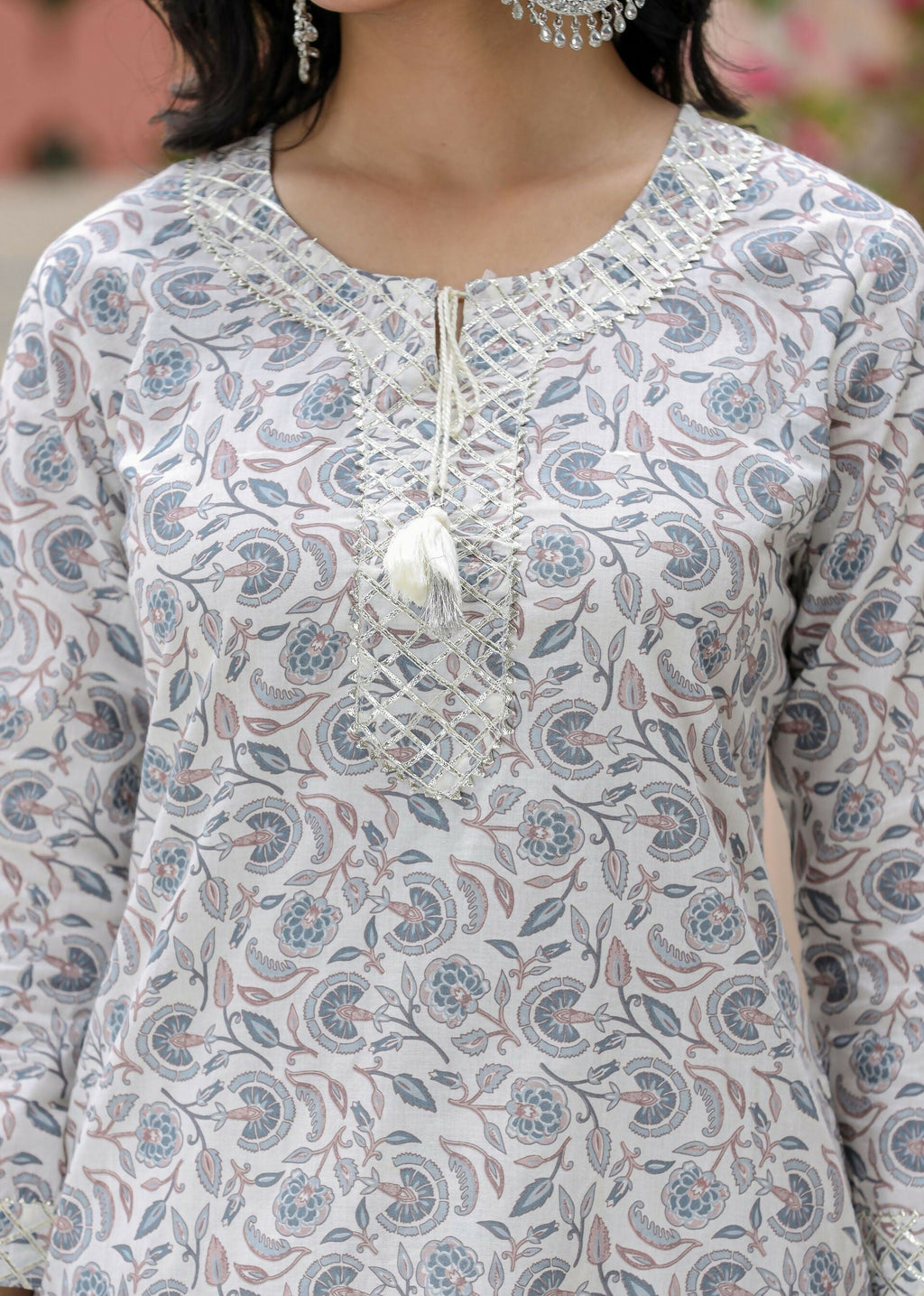 Kaajh Women's White Grey Floral Print Cotton Kurta Pant Set