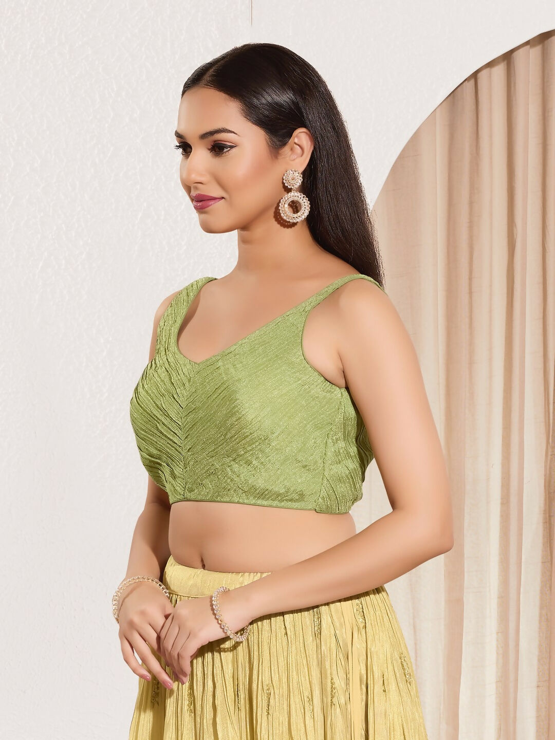 Joban Fashion Mehendi Green Tissue Padded Blouse With Sweetheart Neck Sleeveless