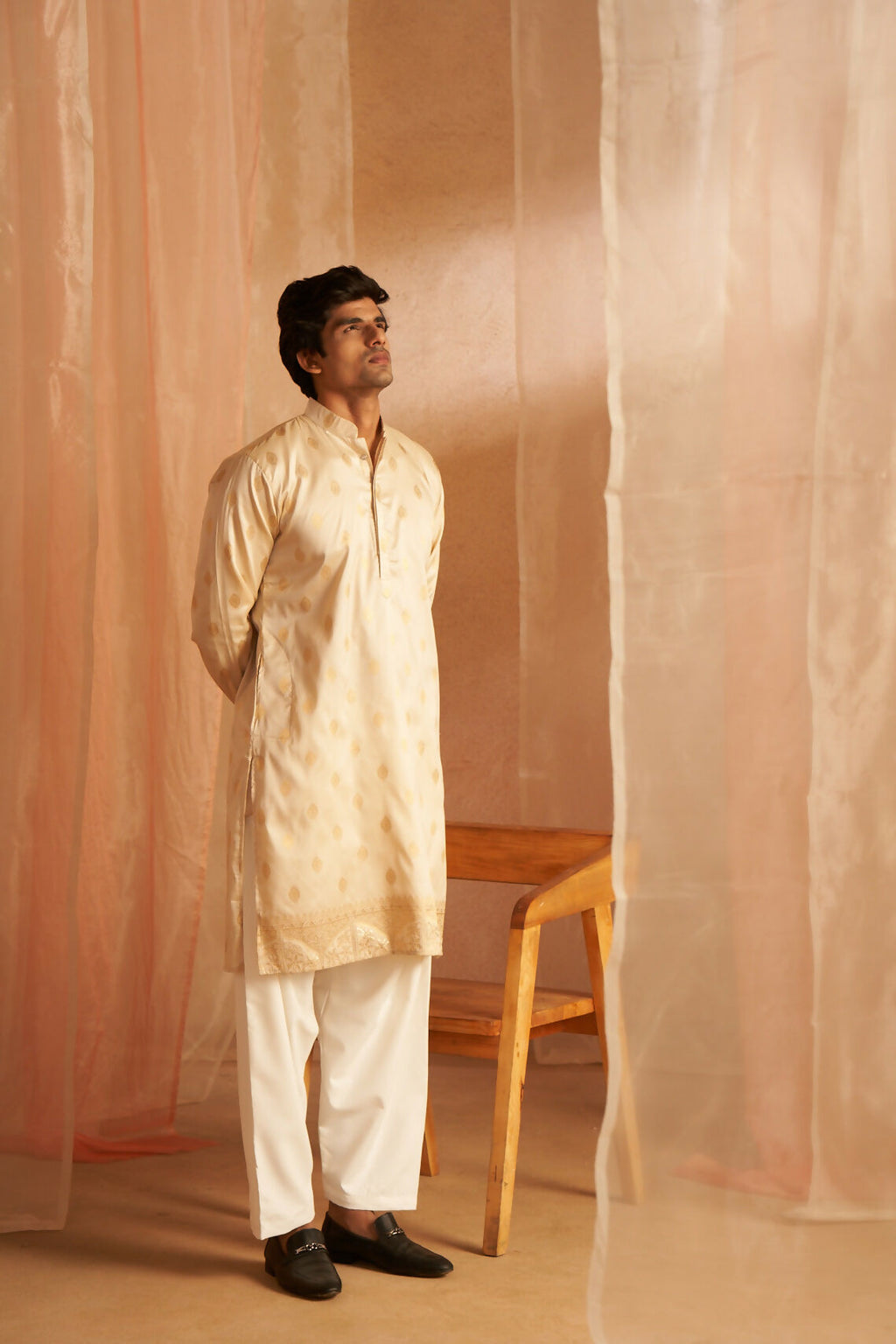 Off White Viscose Wevon Designer Men's Kurta Set - Mahotsav