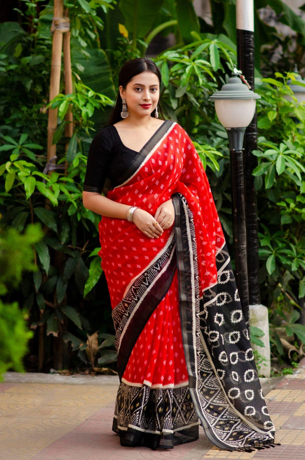 Red Polycotton Ethnic Motifs Saree with Unstitched Blouse - A2M