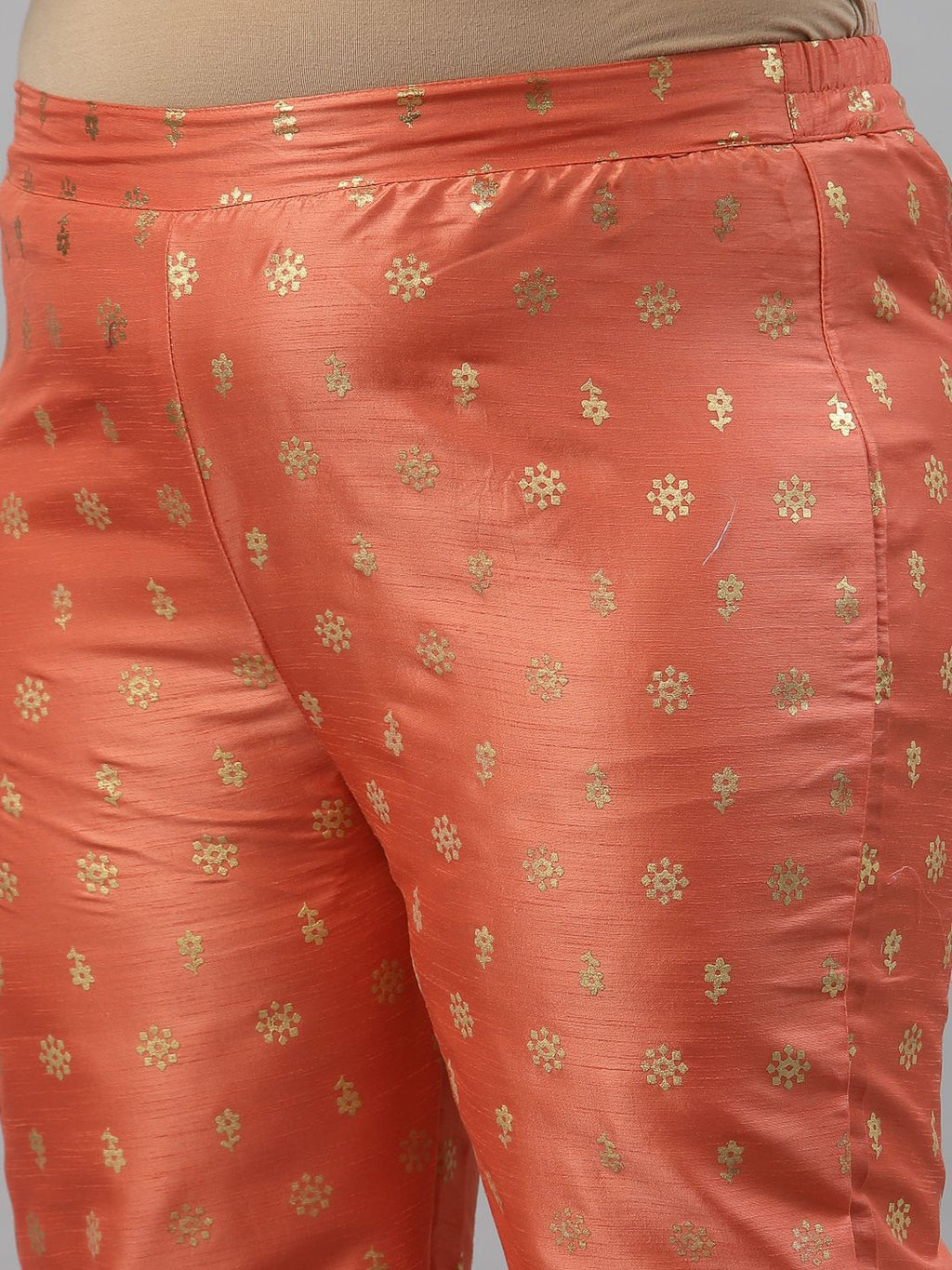 Sztori Plus Size Floral Foil Printed Gotta Patti Straight Kurta With Trouser