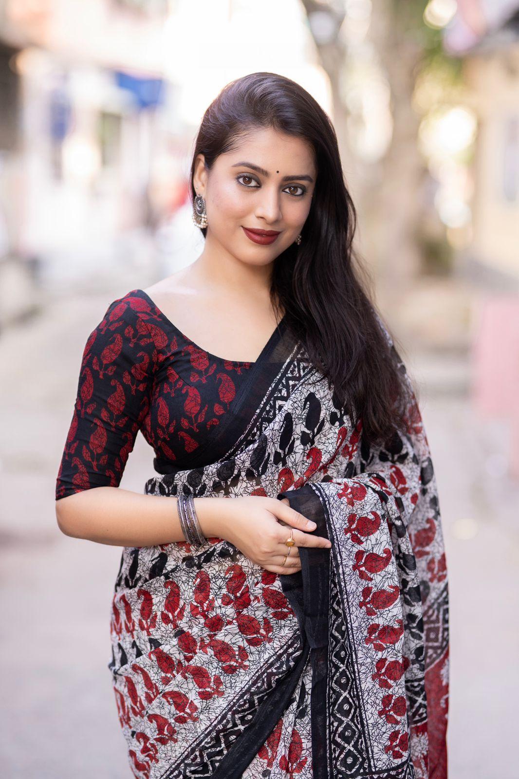 Grey Linen Blend Ethnic Motifs Saree with Unstitched Blouse - Hiral Fashion