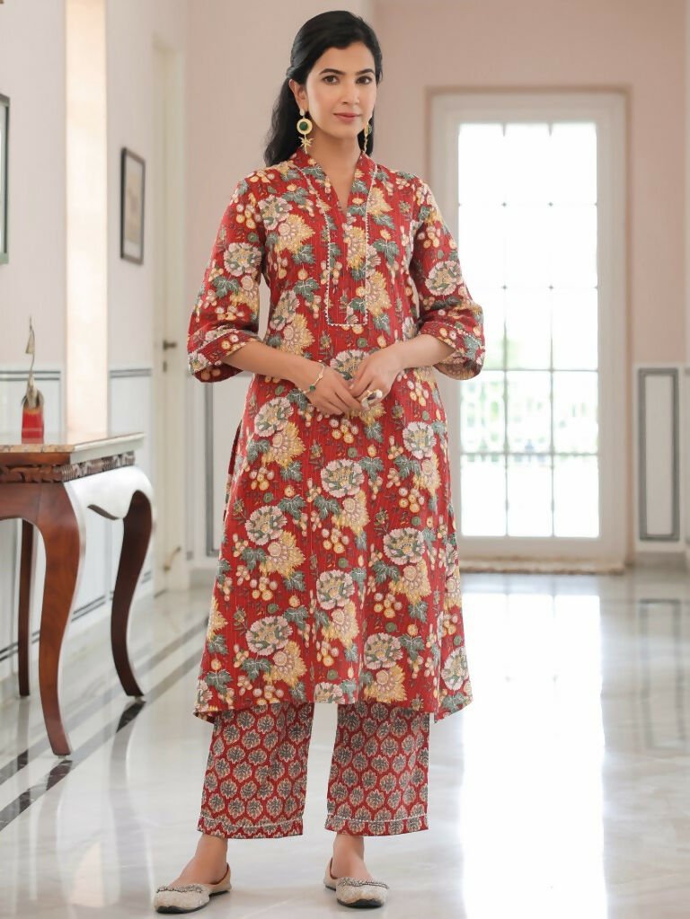 Aramya Straight Kantha Cotton Floral Print Women's Kurta Set - Red