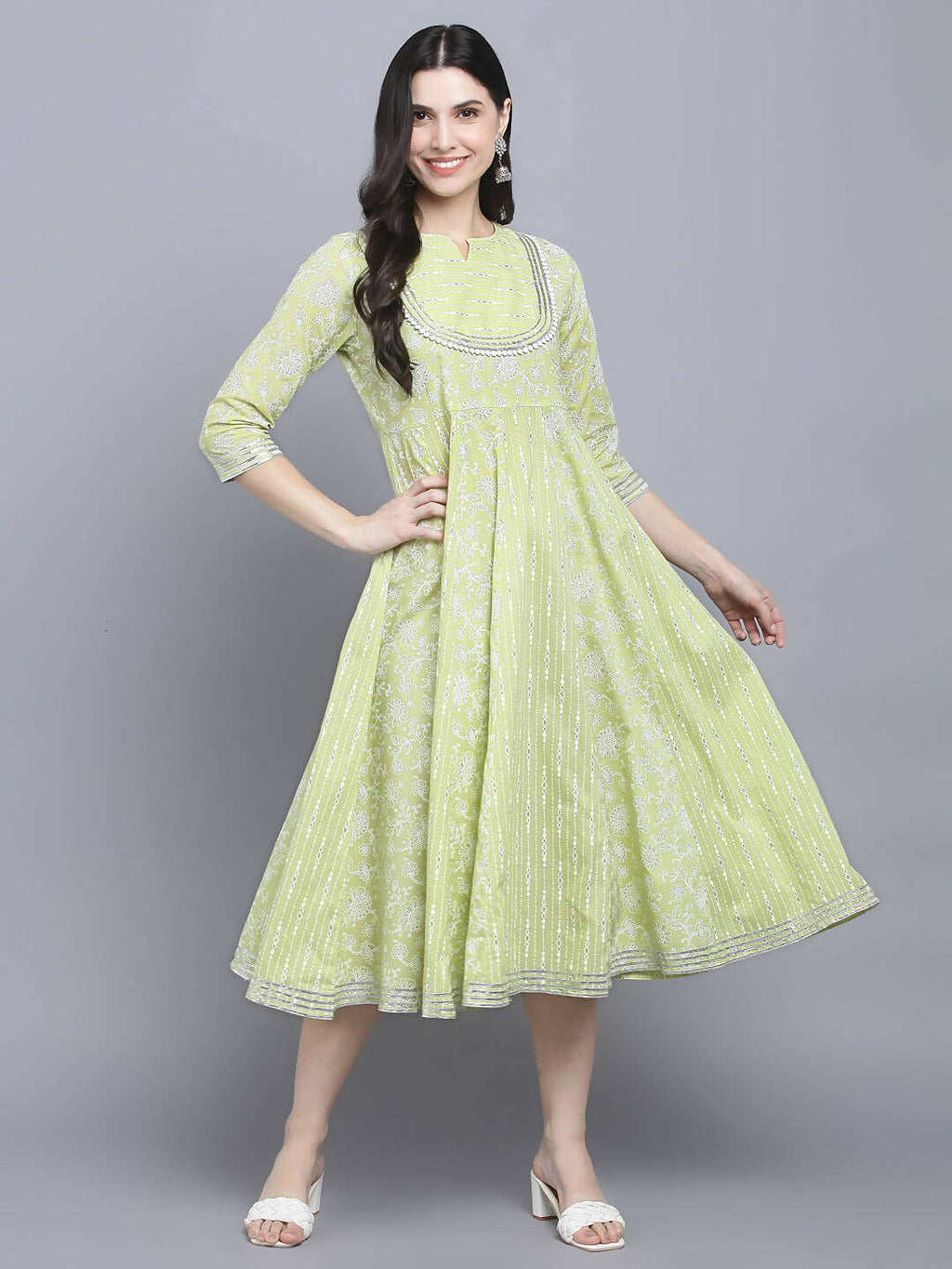 Myshka Women's Green Ethnic Motifs A-Line Midi Dress