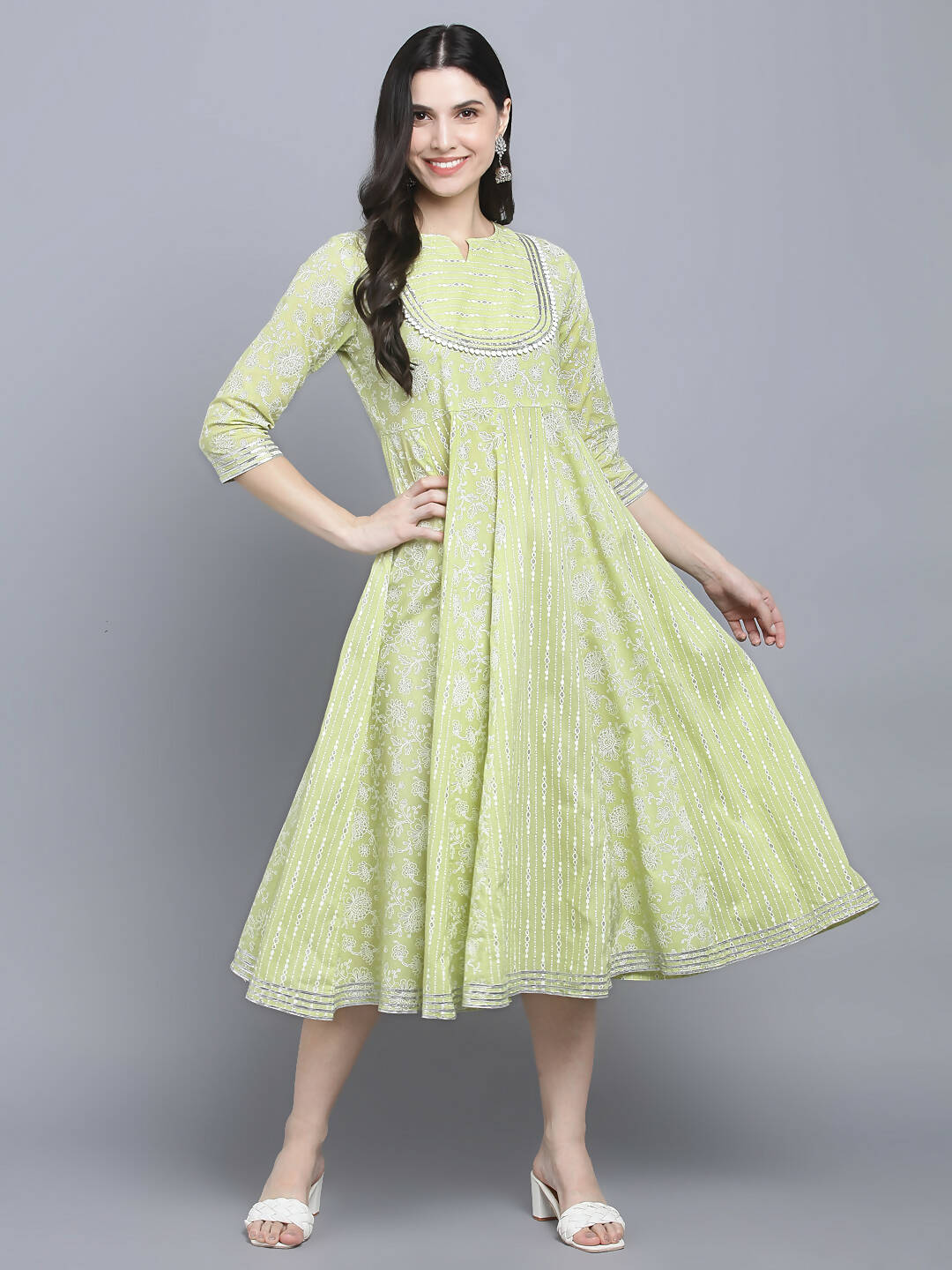 Myshka Women's Green Ethnic Motifs A-Line Midi Dress