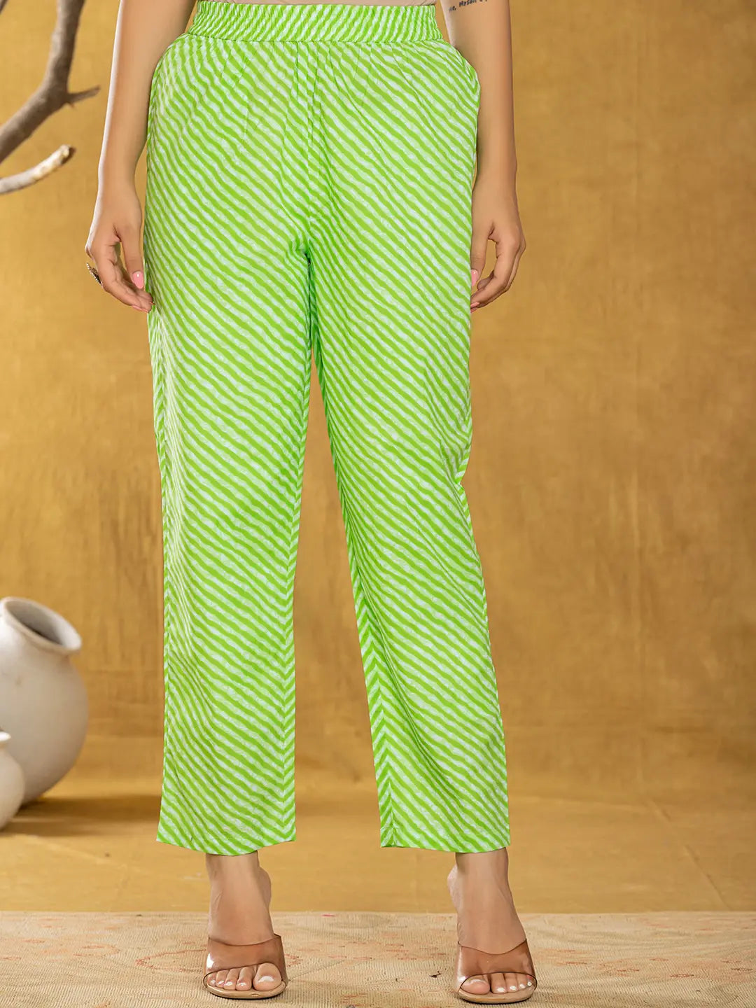 Yufta Green Bandhani Cotton Straight Kurta Trouser & Dupatta Set