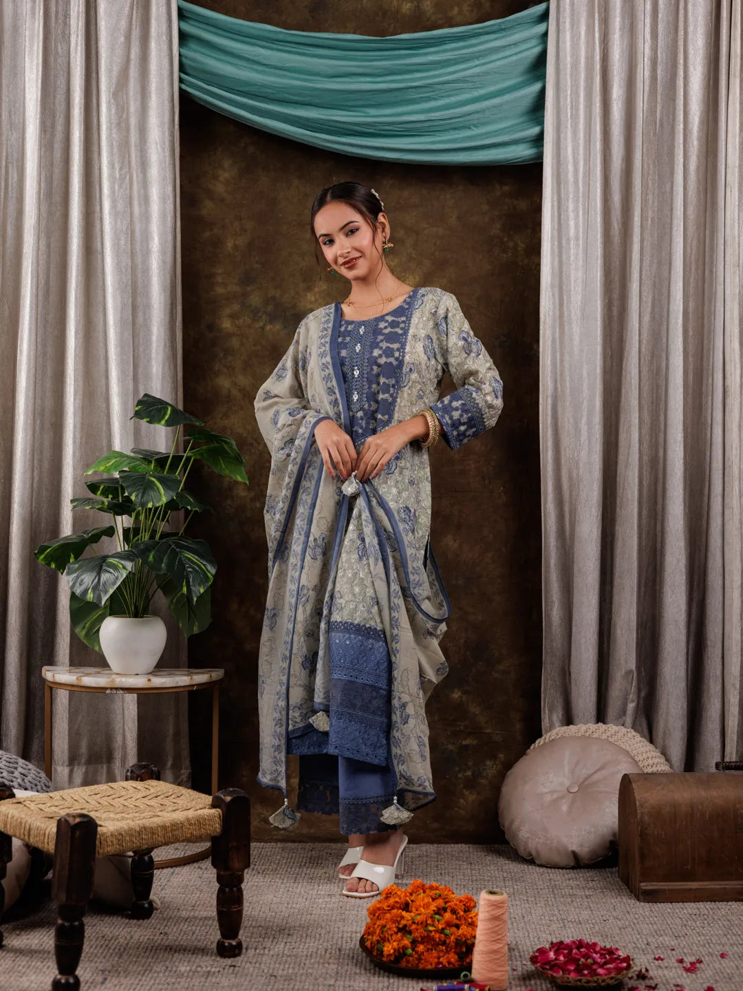 Yufta Green Cotton Schiffli Floral Print Kurta Dupatta Set With Lace Detailing