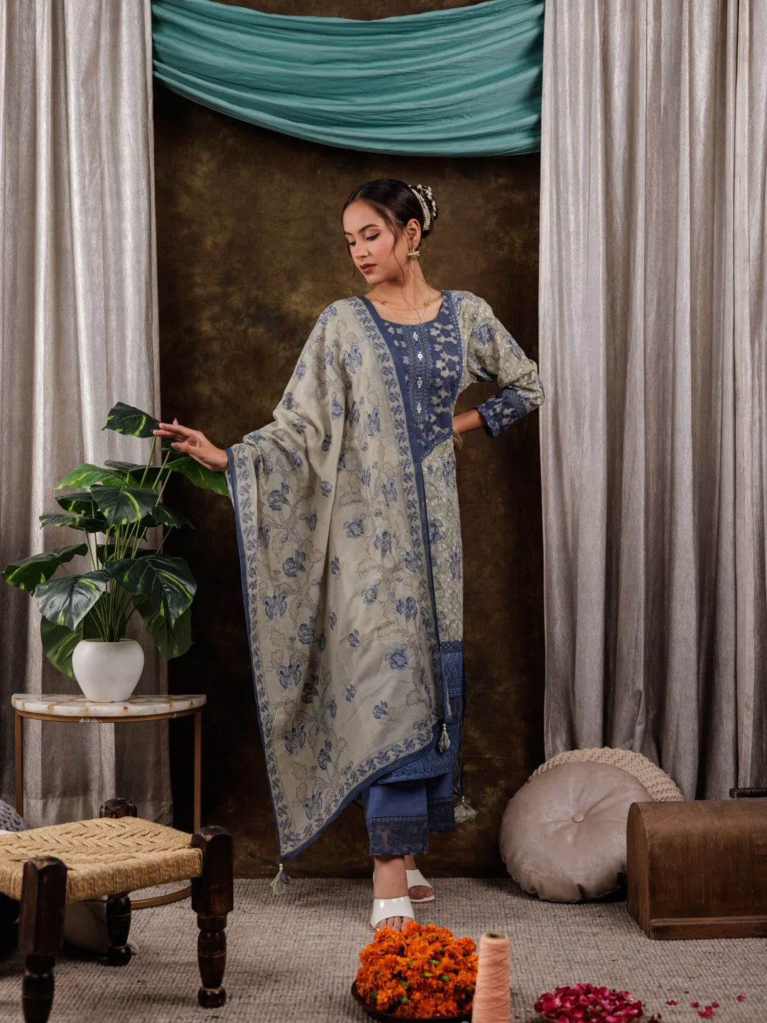 Yufta Green Cotton Schiffli Floral Print Kurta Dupatta Set With Lace Detailing