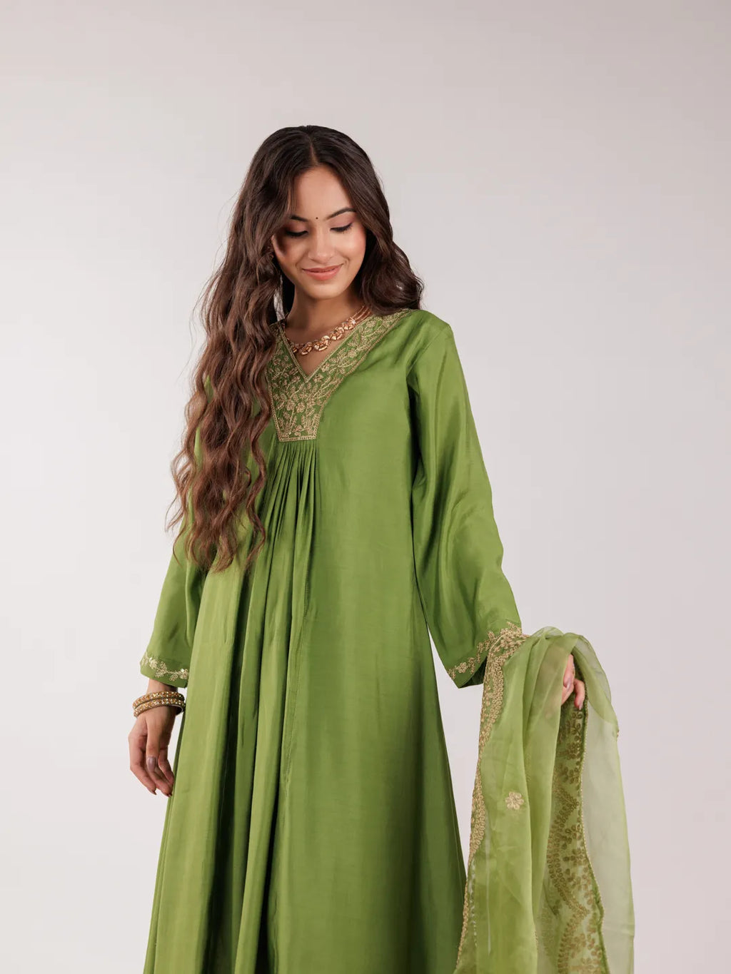 Yufta Green Silk Embroidered Kurta Dupatta Set