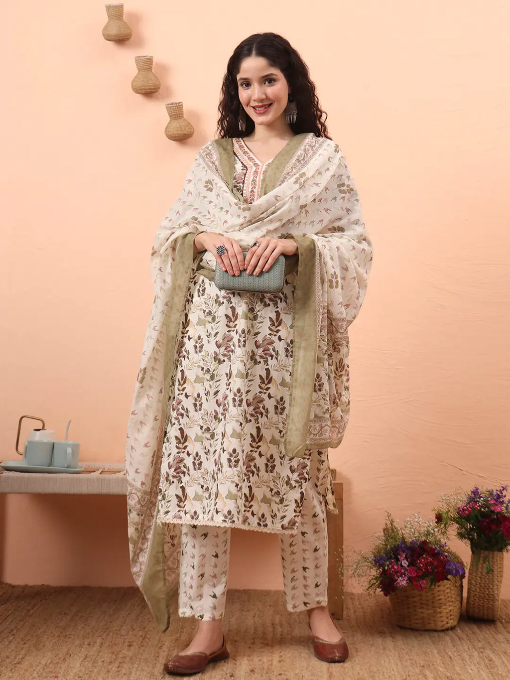 Yufta Green Straight Thared Work Kurta Trouser Dupatta Set