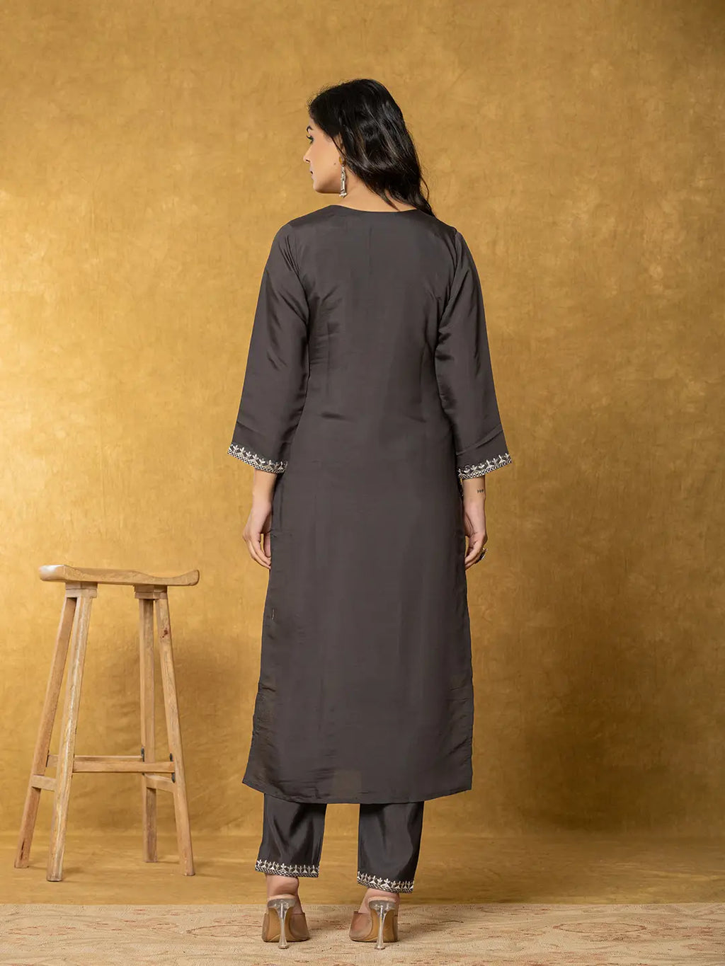 Yufta Grey Silk Kurta Dupatta Pant Set