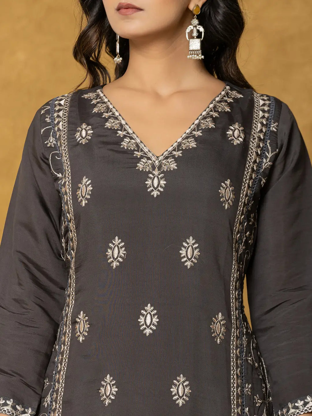 Yufta Grey Silk Kurta Dupatta Pant Set