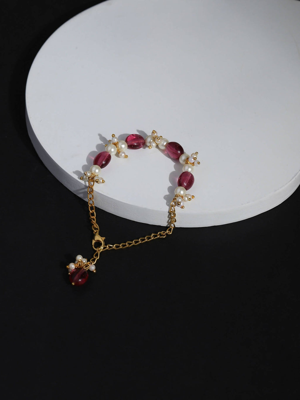 Women's Gold-Toned White Brass Kundan Gold-Polished Link Bracelet - Ruby Raang