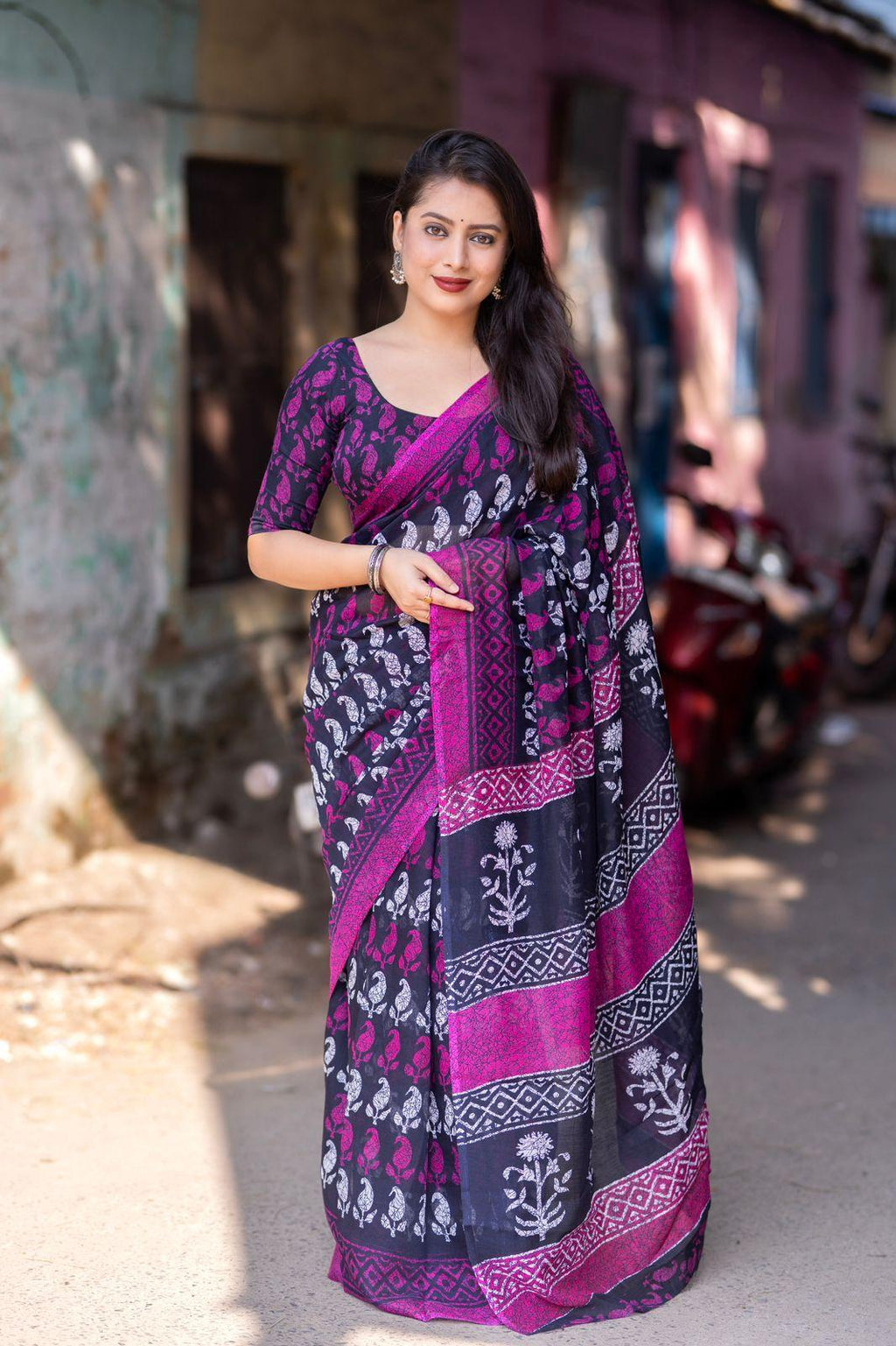Purple Linen Blend Ethnic Motifs Saree with Unstitched Blouse - Hiral Fashion